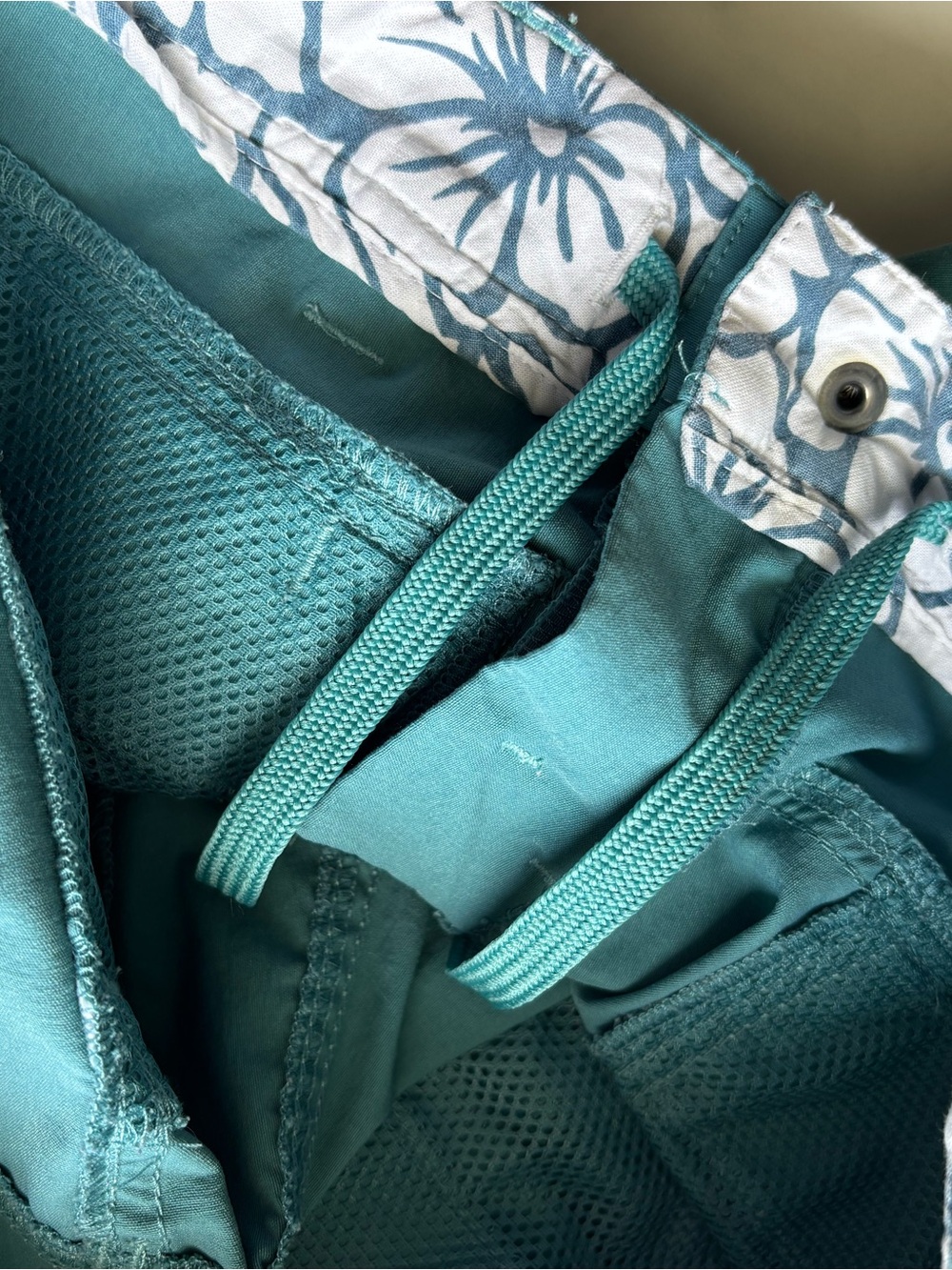 Athleta Trekkie Hiking Shorts Size 6 Teal Blue Green Outdoor Gorpcore Trail - Picture 11 of 14